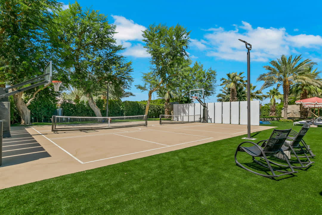Pickleball and basketball courts at Wandery Ranch